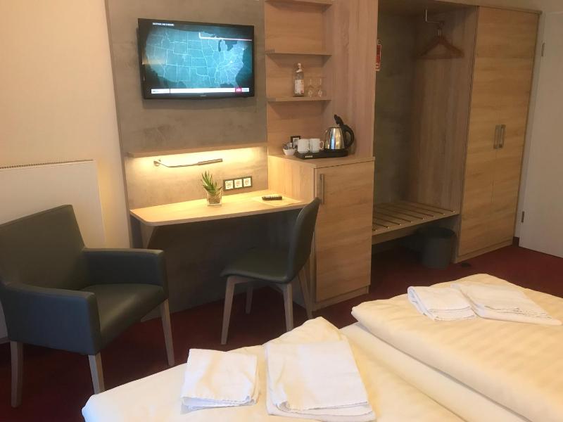 Single Room image 3