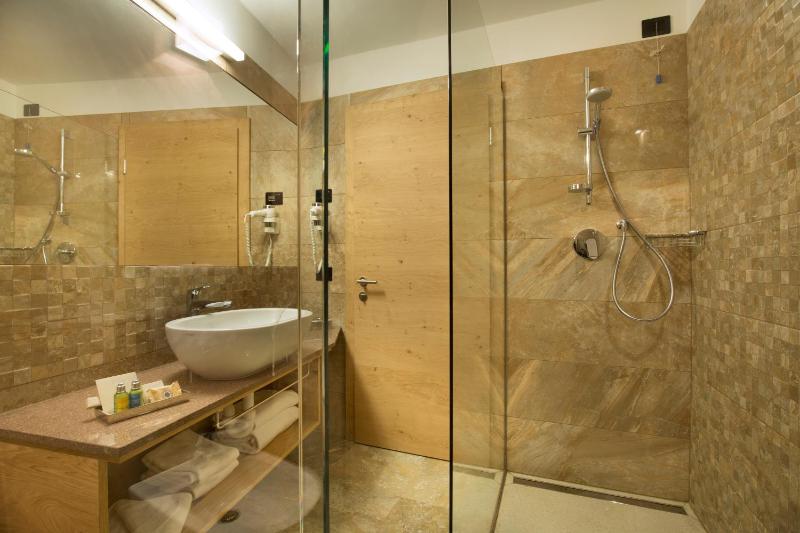 Junior Suite with Balcony image 1