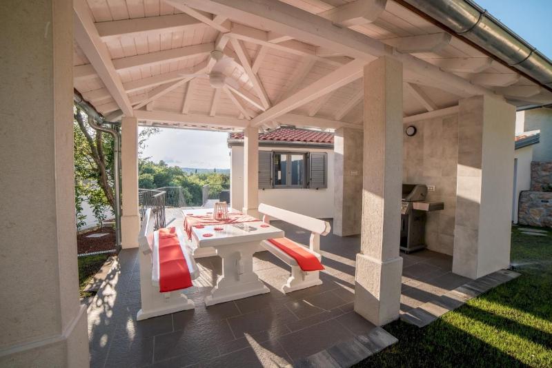 Villa image 4