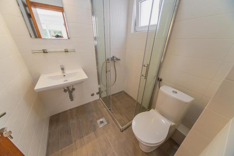 Double Room with Balcony image 2