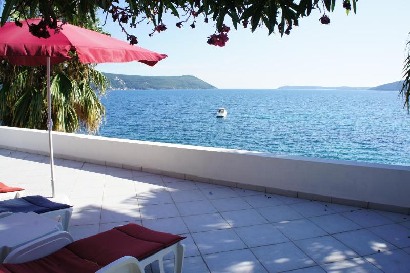 Apartment with Sea View image 2