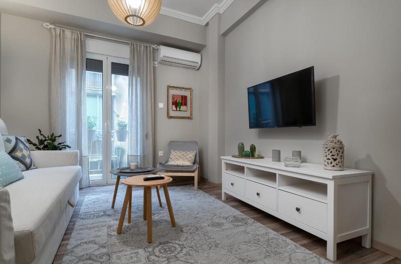 One-Bedroom Apartment image 2