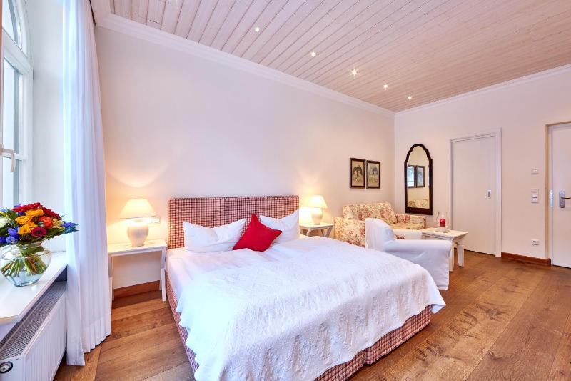 Double Room image 2