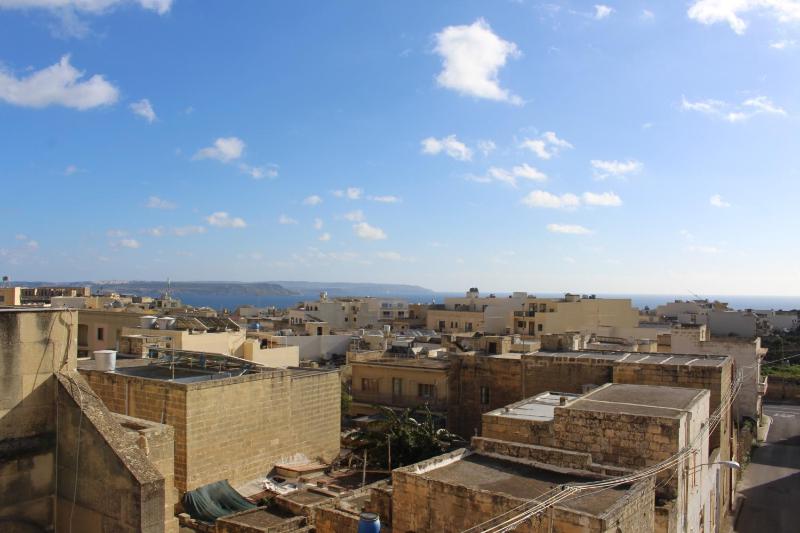 Deluxe Double Room with Balcony and Sea View image 4