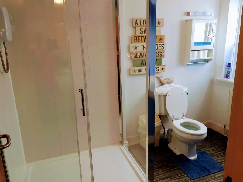 Family Room En-Suite image 4