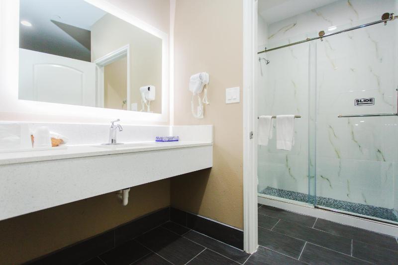 Budget Double Room image 2