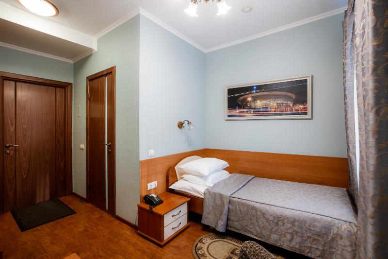 Standard Single Room image 3
