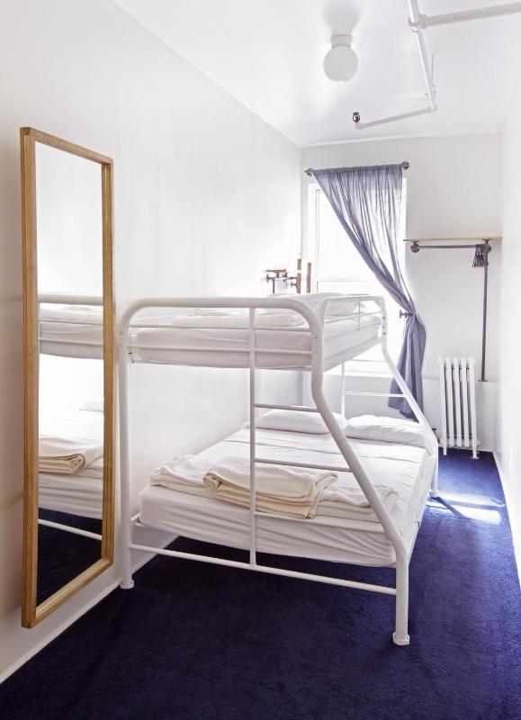 Double Room with Shared Bathroom image 1
