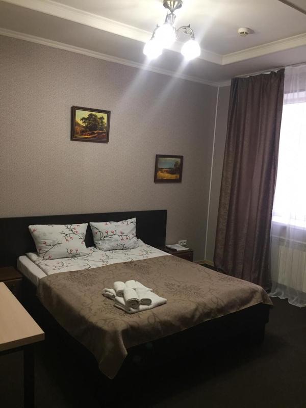 Standard Double Room image 3