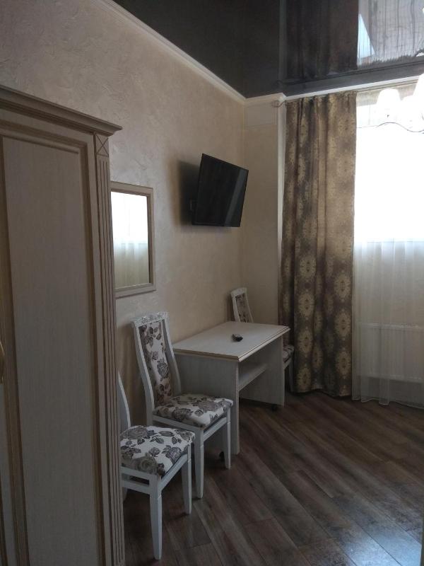 Large Double Room image 3