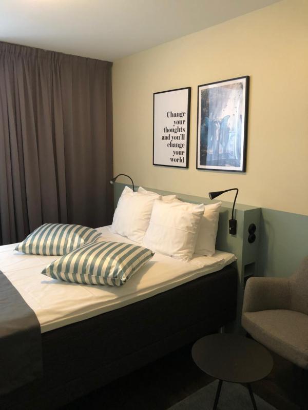 Small Double Room image 3
