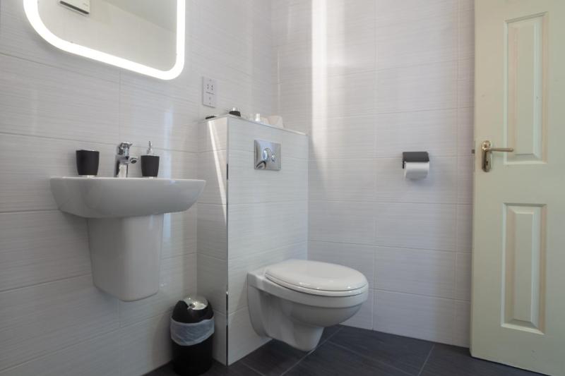 Quadruple Room image 2