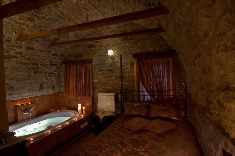 Double Room with Spa Bath image 1
