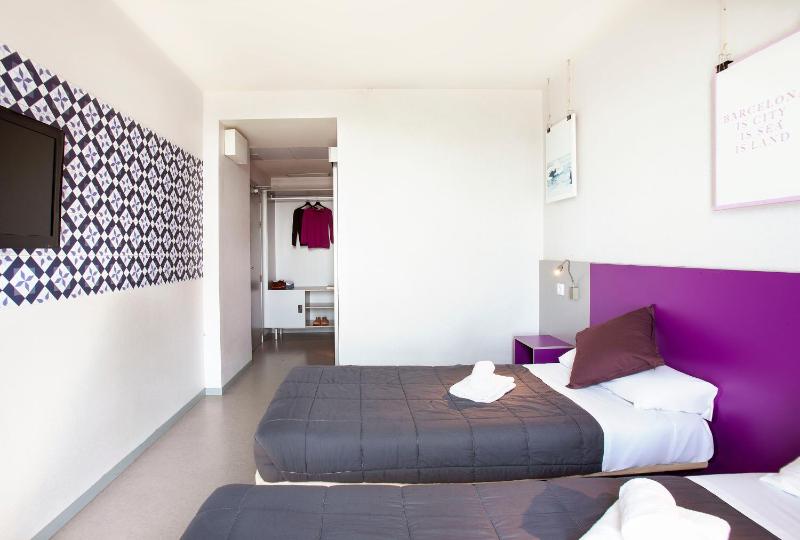 Twentytu Hostel Barcelona - image 16