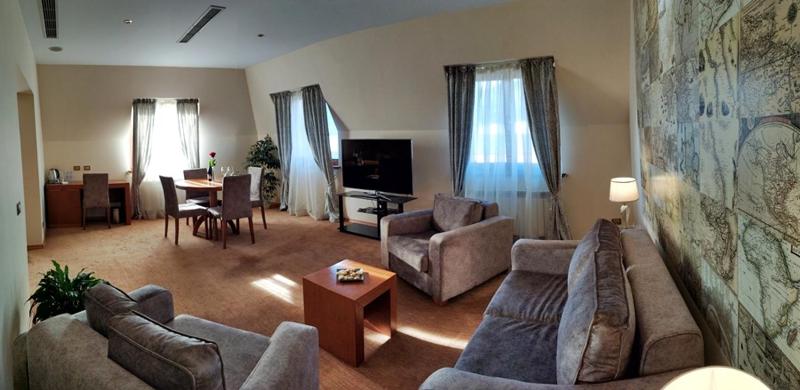 Presidential Suite image 3