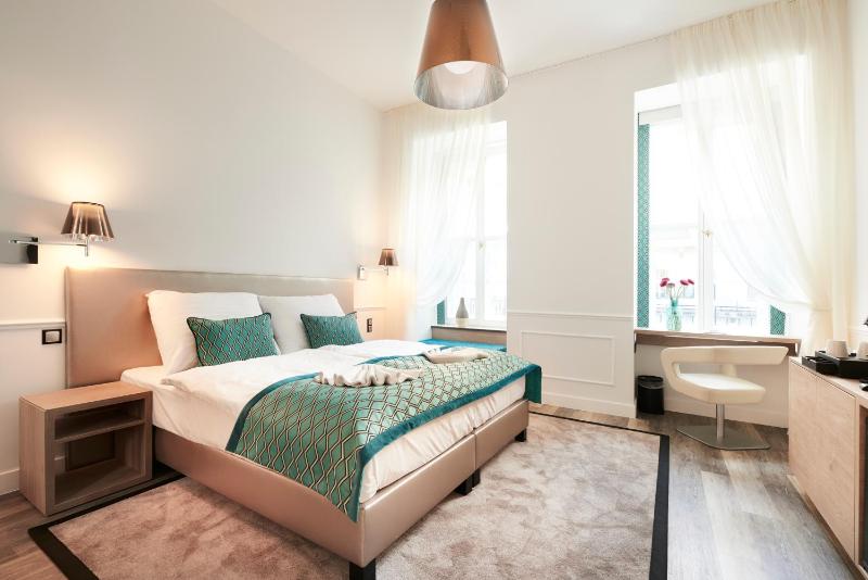 Superior Double Room image 3
