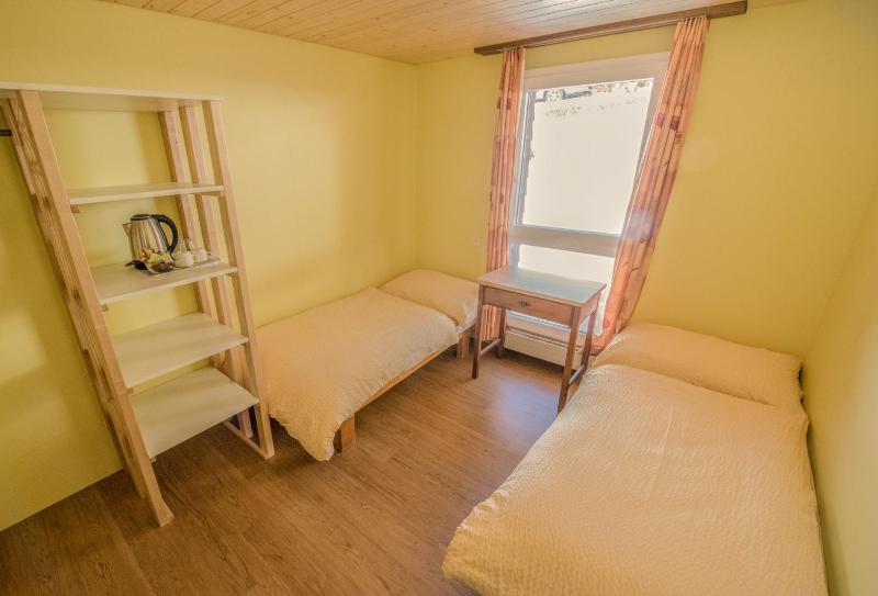 Standard Twin Room with Shared Bathroom (for 18-34 years only) image 2