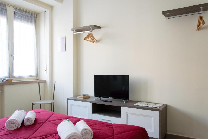 Melibi - Re Lear Apartments - image 7