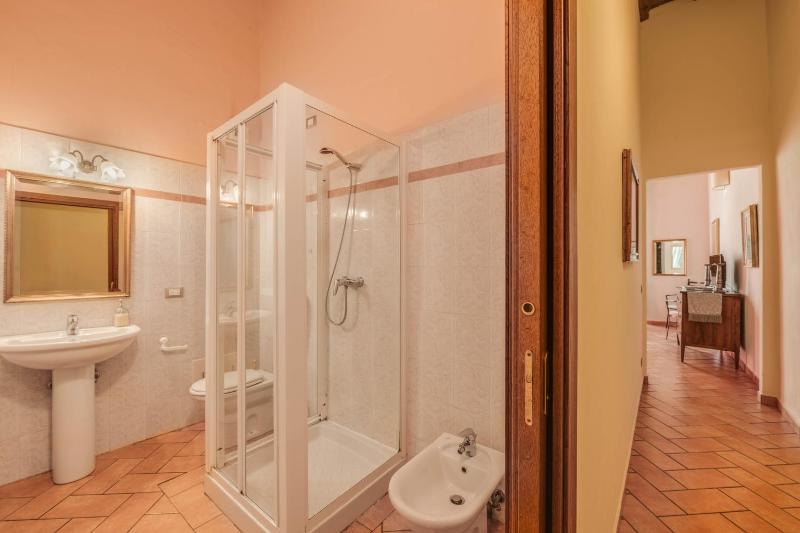 One-Bedroom Apartment image 3