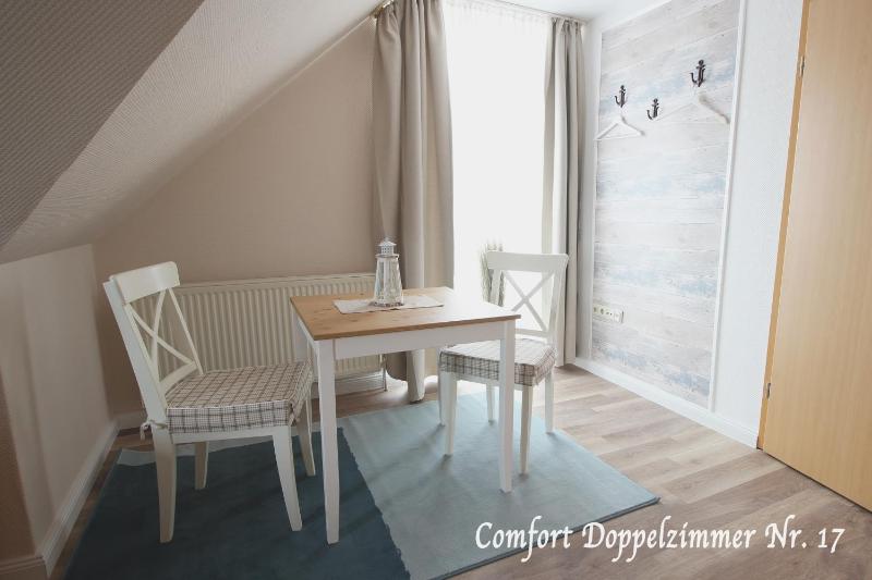 Large Double Room image 3