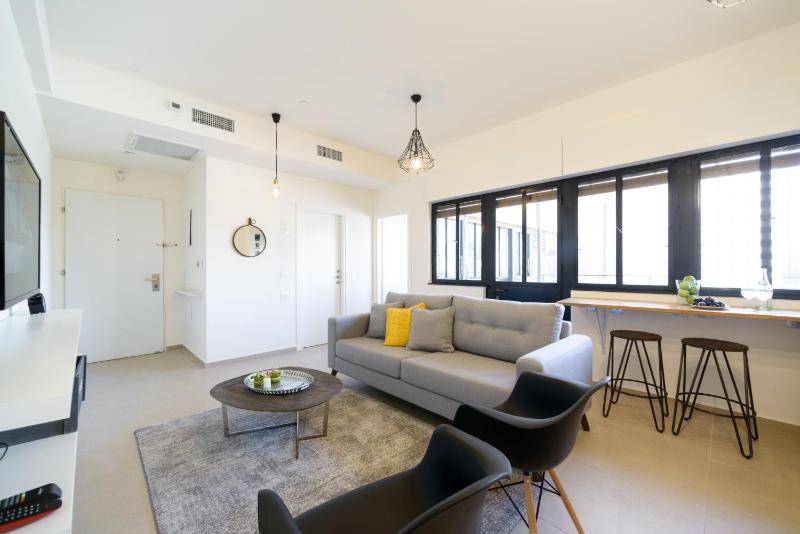 16 HaRakevet Street - By Beach Apartments TLV - image 12