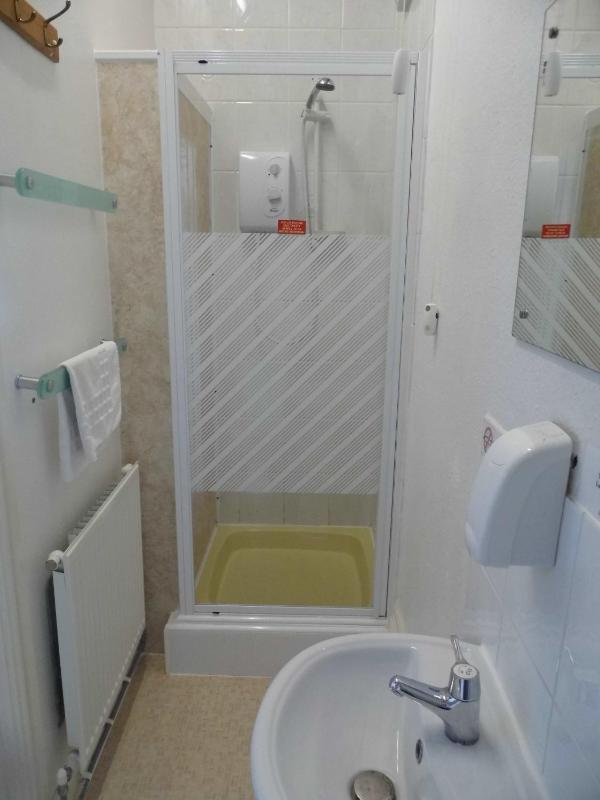 Double or Twin Room image 3