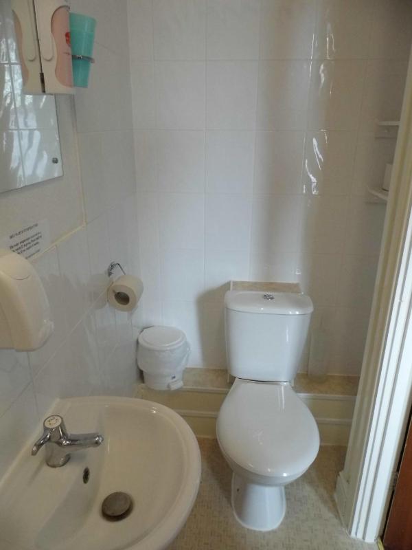 Double or Twin Room image 4