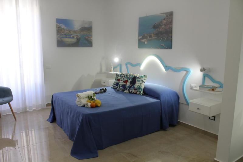 EXCLUSIVE HOME - image 1