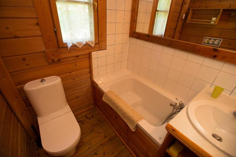Three-Bedroom Chalet image 3