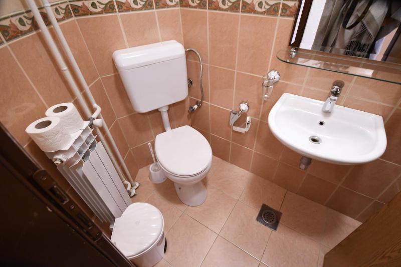 Twin Room image 2