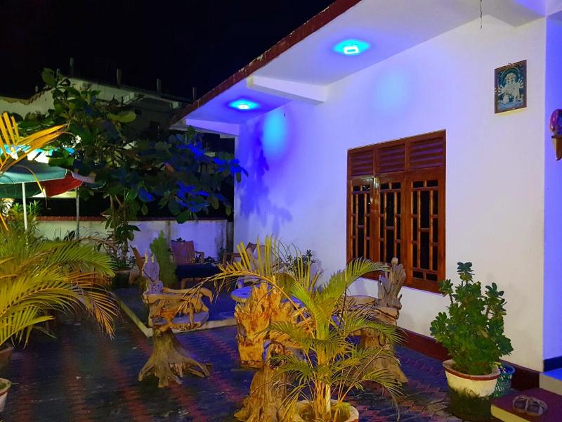 Hilton Cottage - image 26