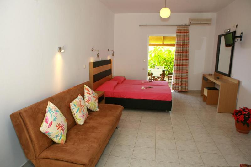 Villa Thomas Valtos beach - image 17