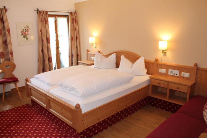 Double Room image 2