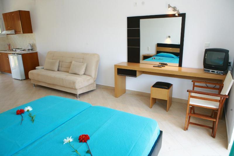 Villa Thomas Valtos beach - image 2