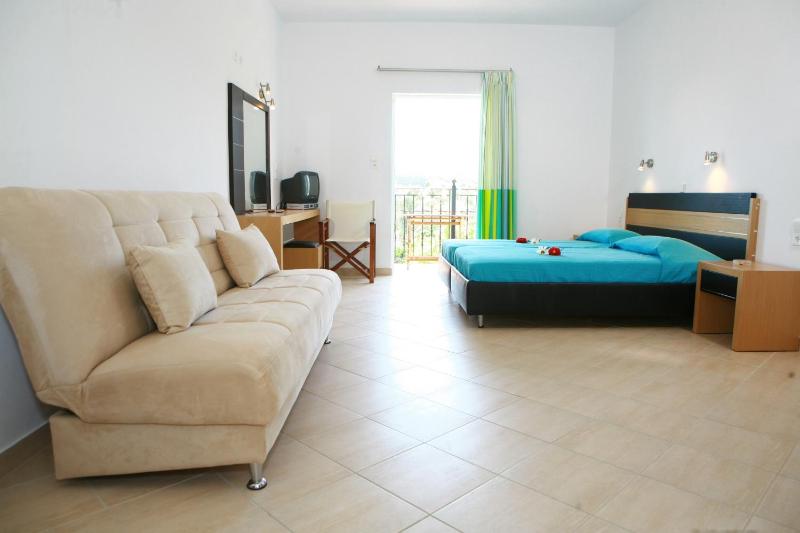 Villa Thomas Valtos beach - image 1