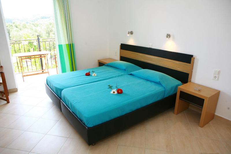Villa Thomas Valtos beach - image 22