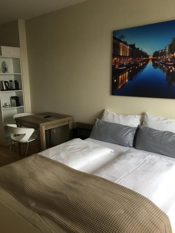 Studio Apartment image 4