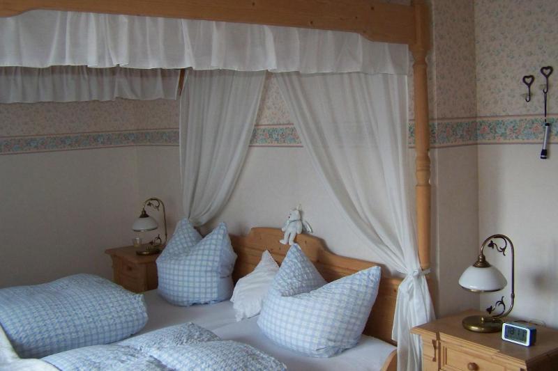 Double Room image 4