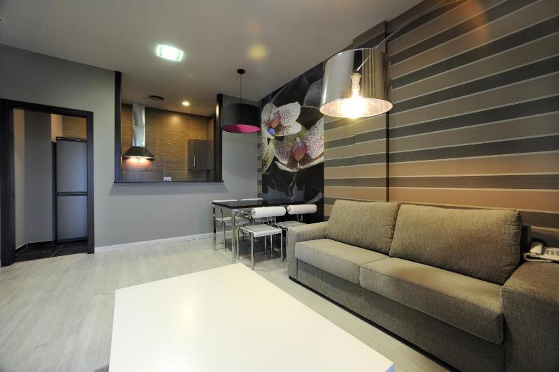 Two-Bedroom Apartment with Partial Sea View image 3