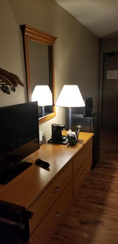 Double Room with Two Double Beds - Non-Smoking/Pet Friendly image 3