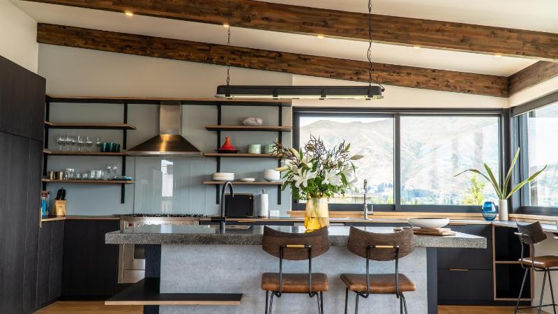 Farrant Drive - Sleeps 8 - Lake & mountain views - Modern & Stylish - image 12