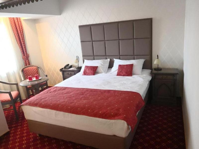 Superior Double or Twin Room with Balcony image 2