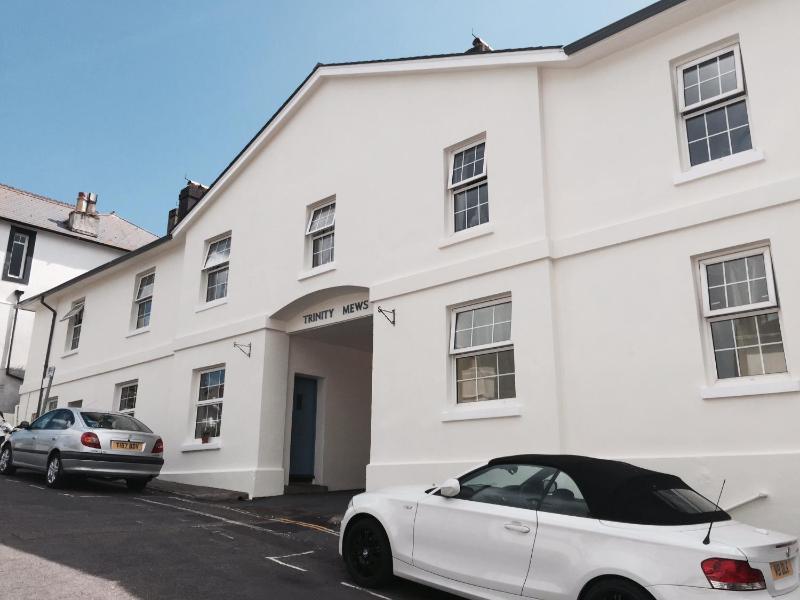 Trinity Mews - image 6
