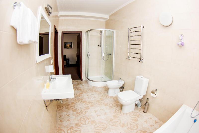 Executive Suite image 2