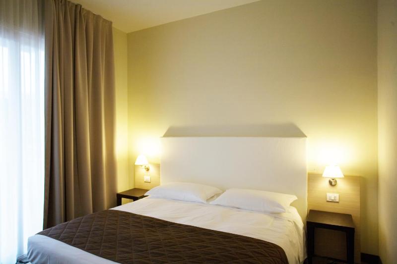 Superior Double Room image 4