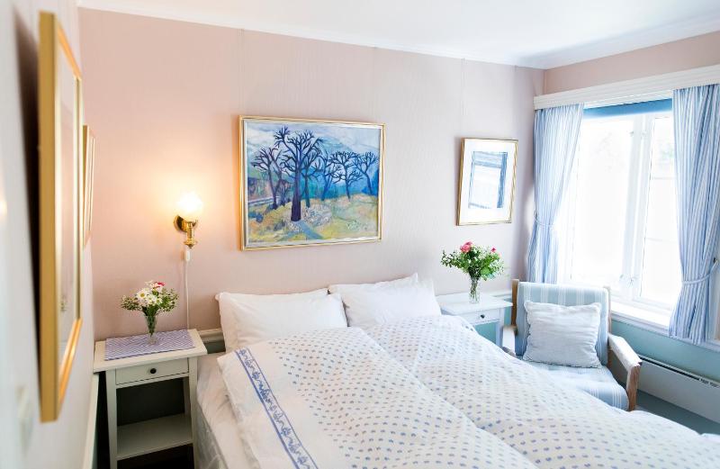 Superior Double Room image 4