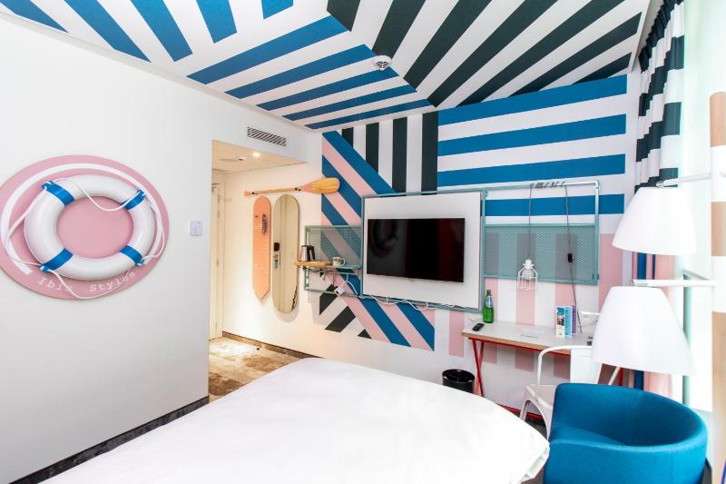Standard Single Room image 4