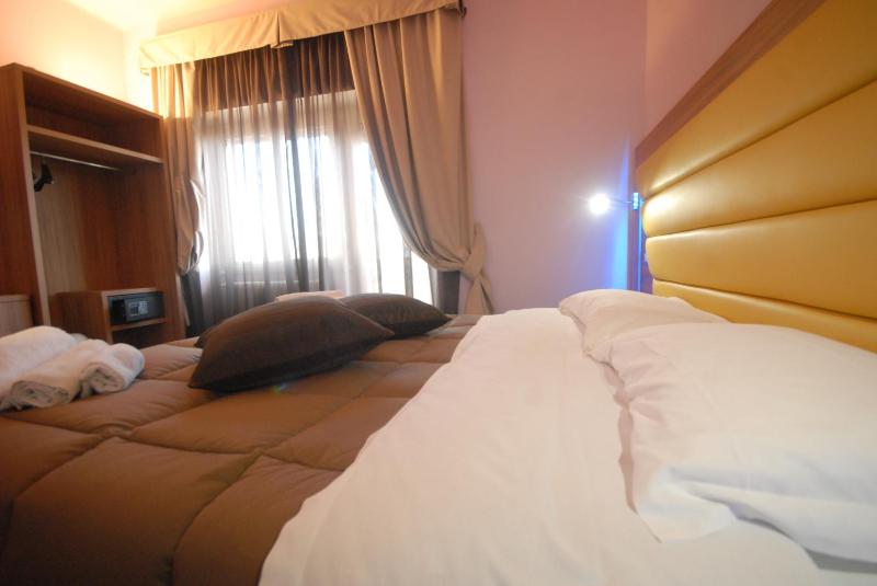 Double or Twin Room image 2
