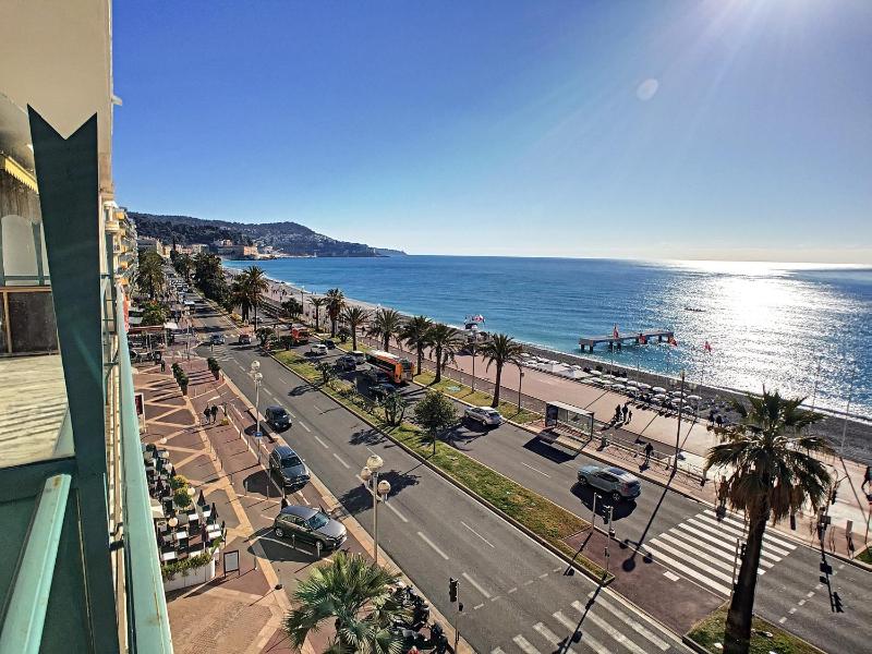 Nestor&Jeeves - PALAIS DE FRANCE - Central - Sea front - image 2