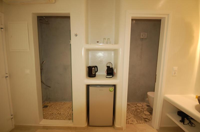 Deluxe Sea View Suite with Jetted Tub image 3